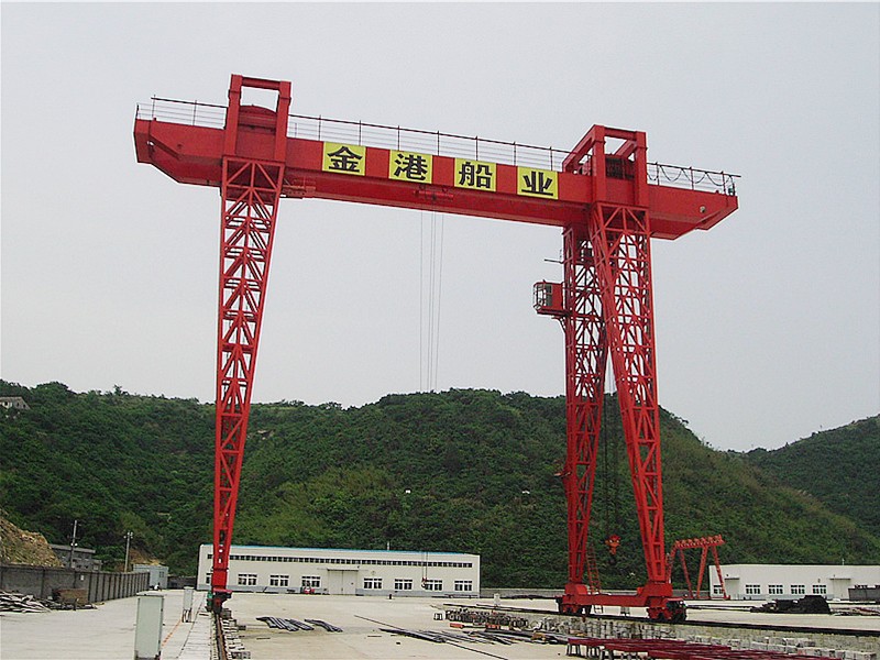 造船門式起重機(jī)浙江金港船業(yè)150T造船門機(jī)